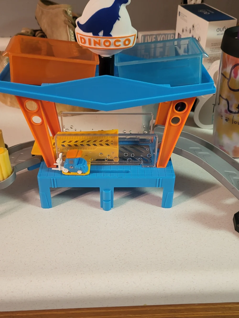 Disney Pixar Cars Color Changers Dinoco Car Wash Playset
